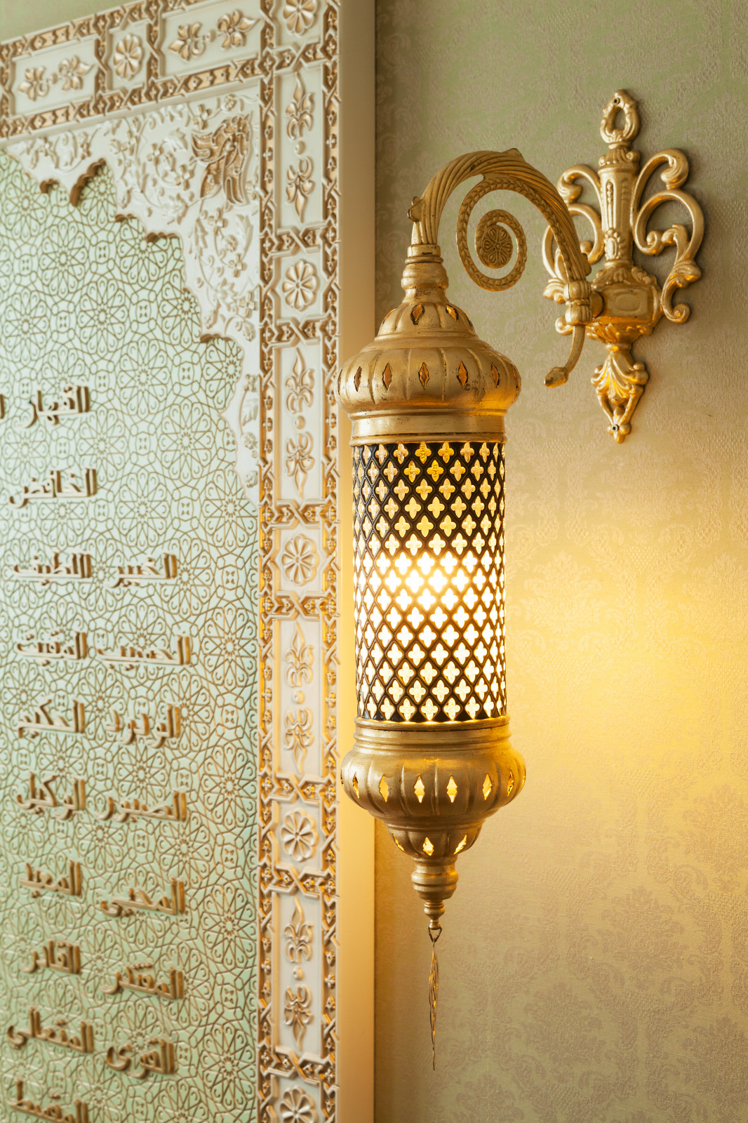 Светильник, ручная доработка (золотая поталь)