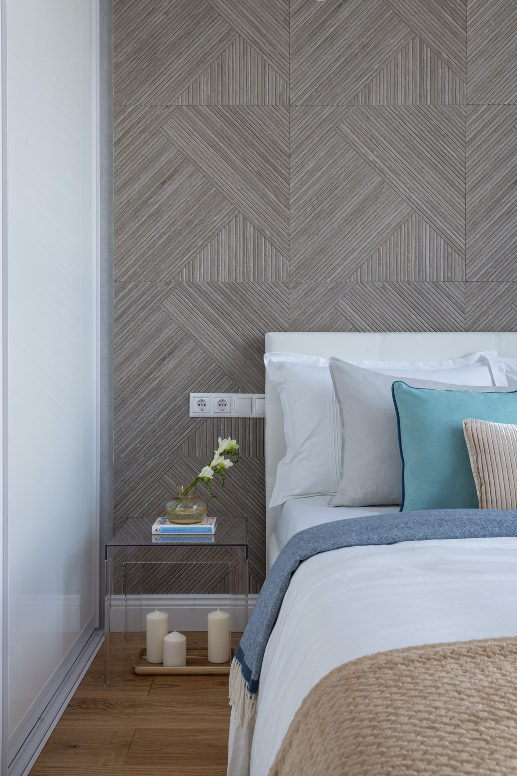 Два мира, две эпохи