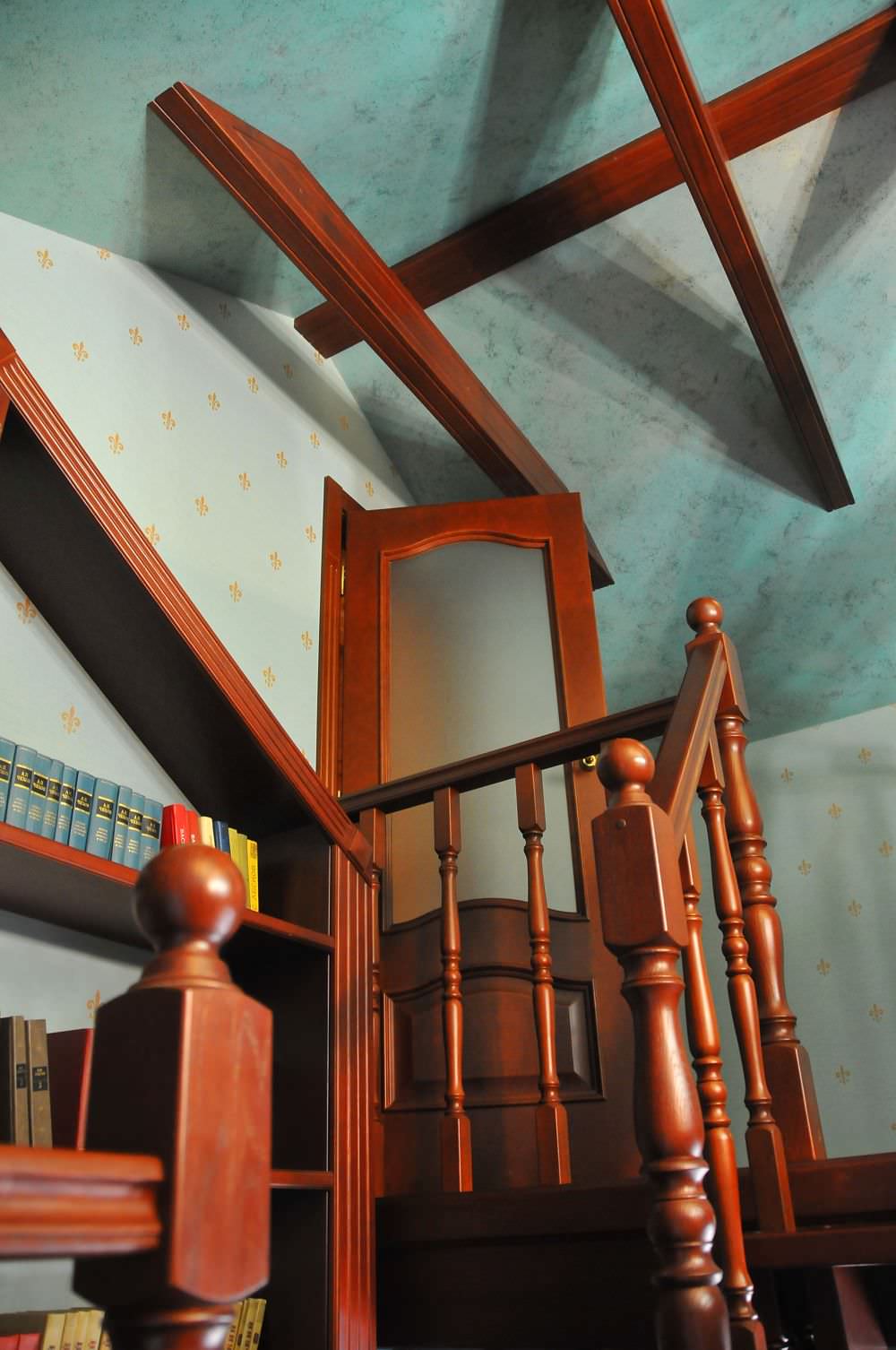 потолки и лестницы