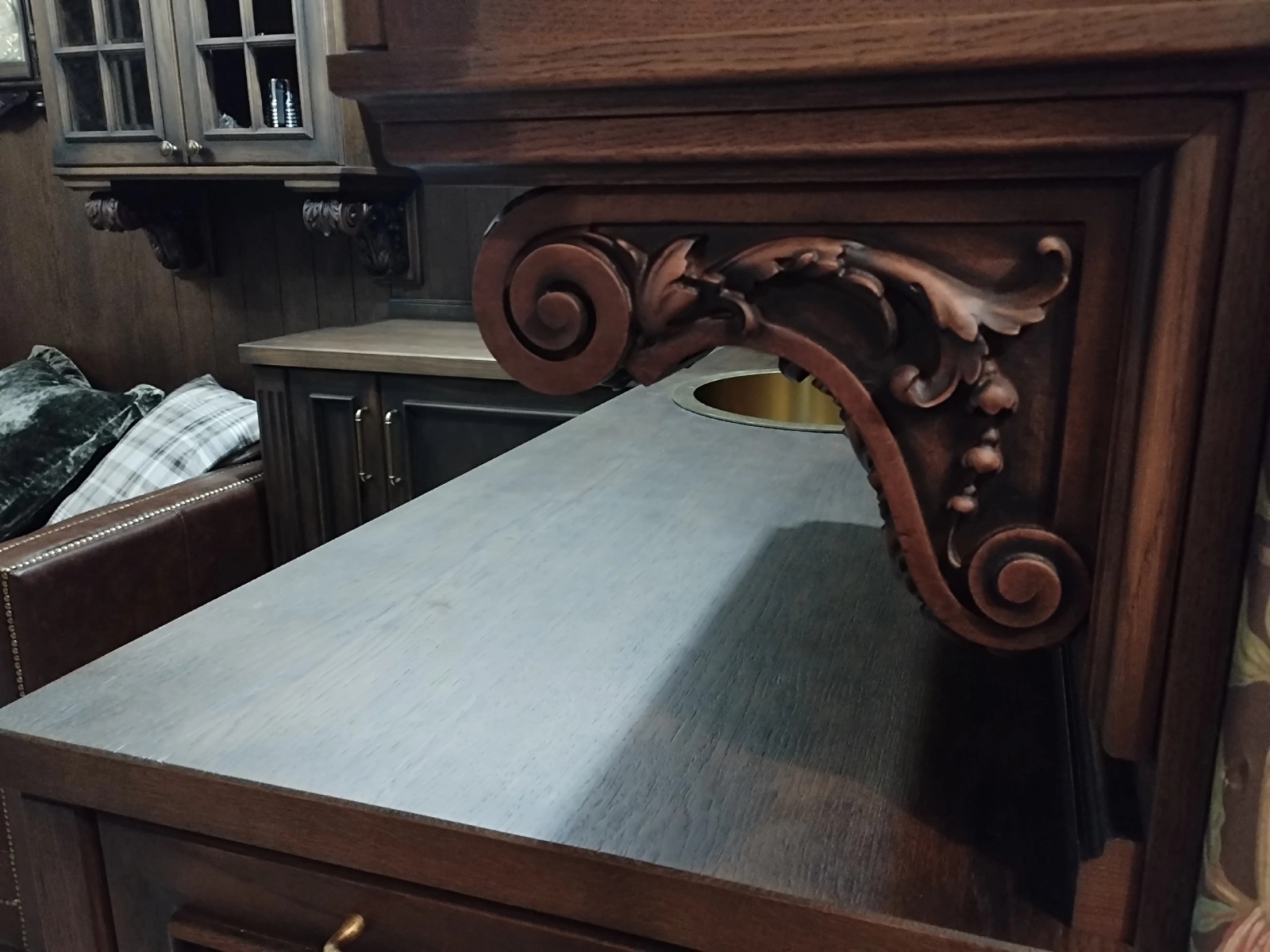 Обложка проекта: Кухня в классическом стиле.