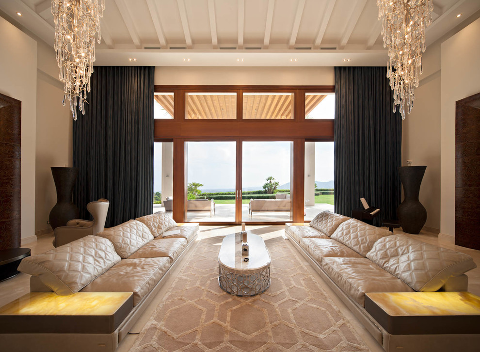 Дом с видом на Гибралтар