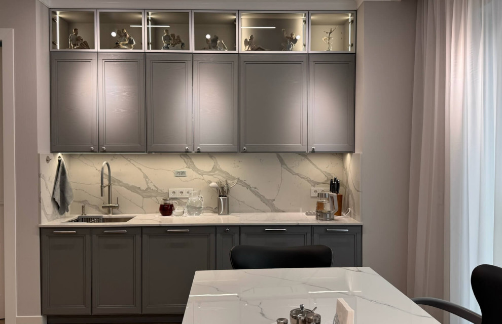 Кухня Фреда в цвете Грейхаун от дизайнера