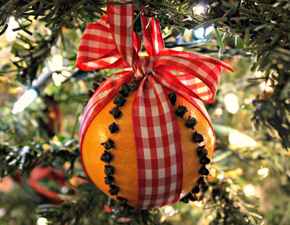 Хороший вопрос: Чем пахнет Новый год в разных странах?