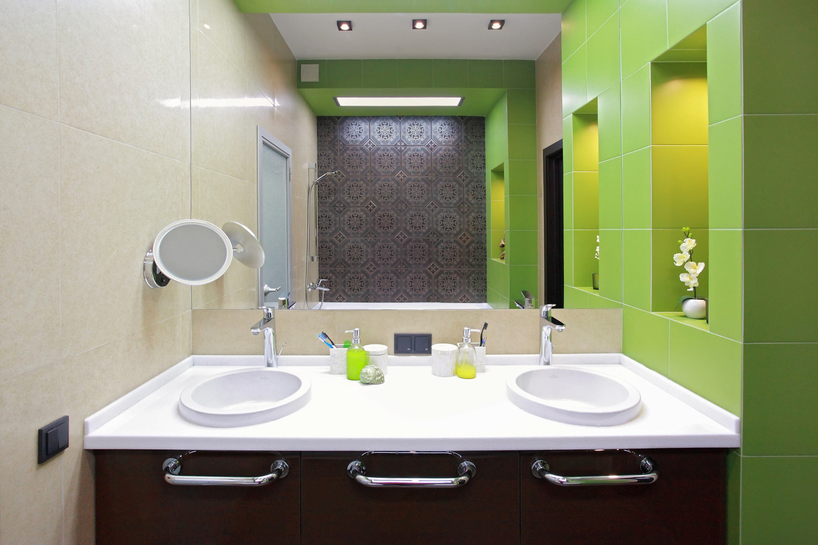 Зеленый диван и новая жизнь интерьера