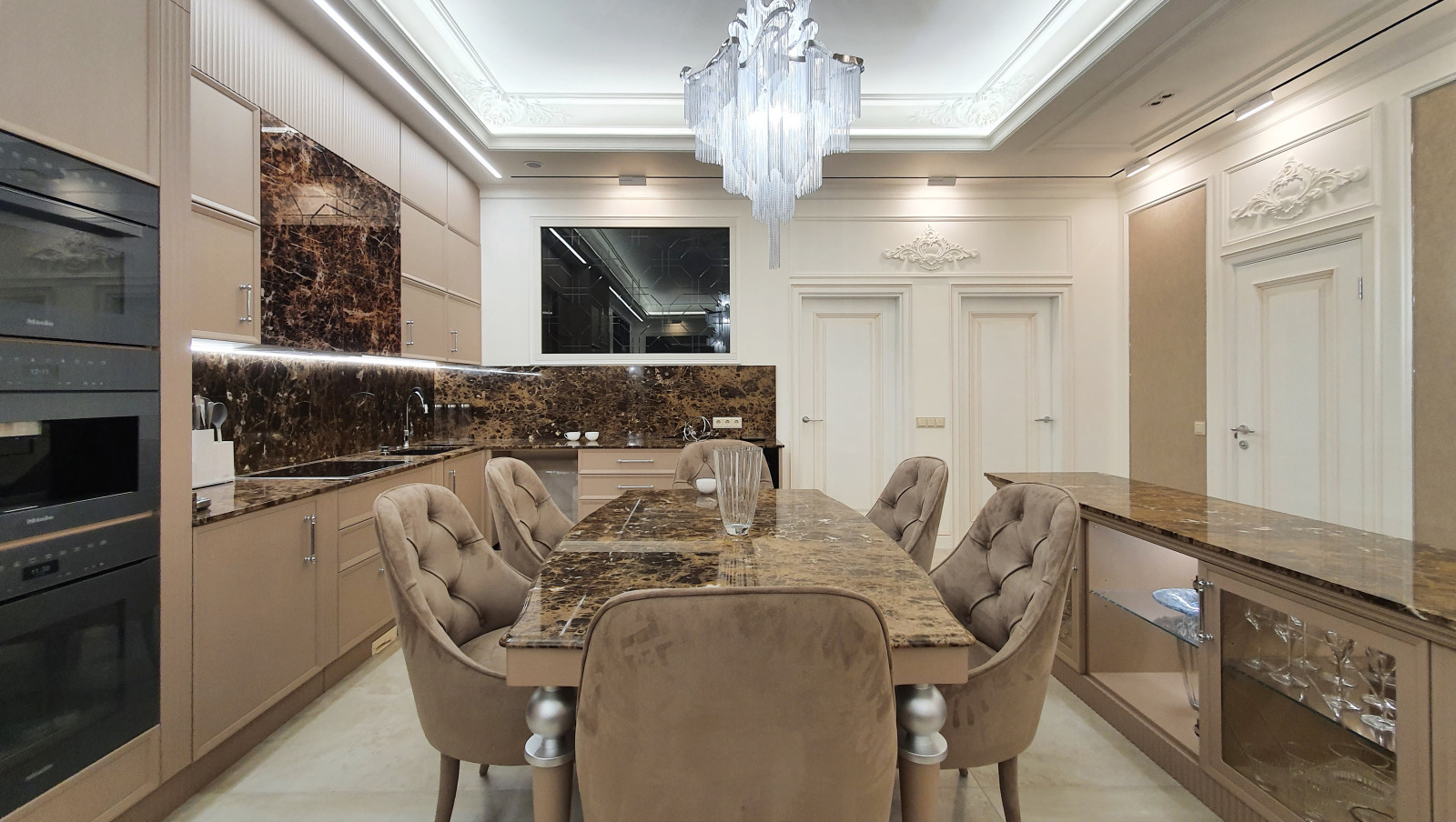 Кухня и столовая зона