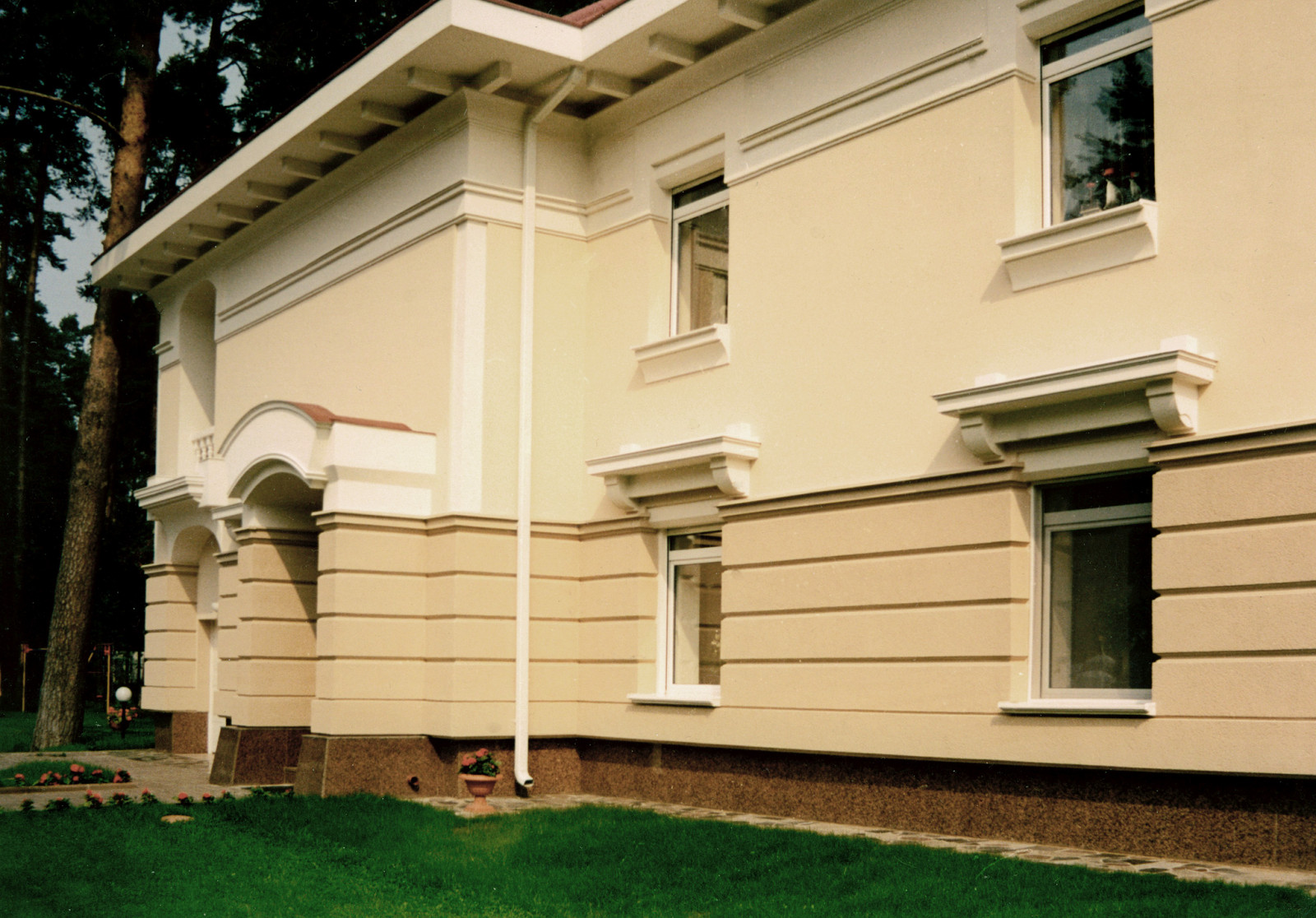 Обложка проекта: Фасад дома в стиле русского модерна,