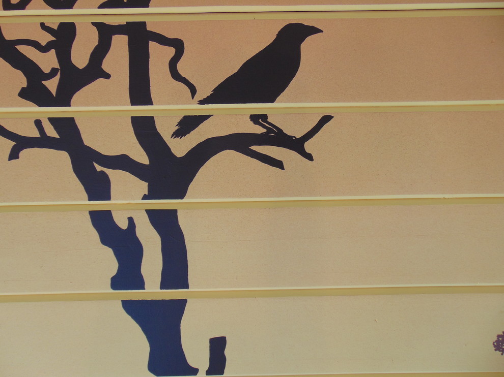 оформление стены в котедже