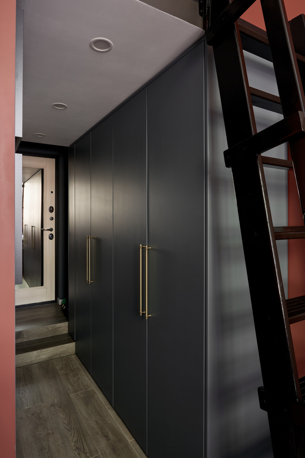 Студия со вторым уровнем