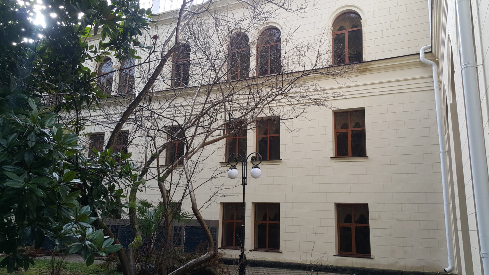 Остекление отеля "Амры"