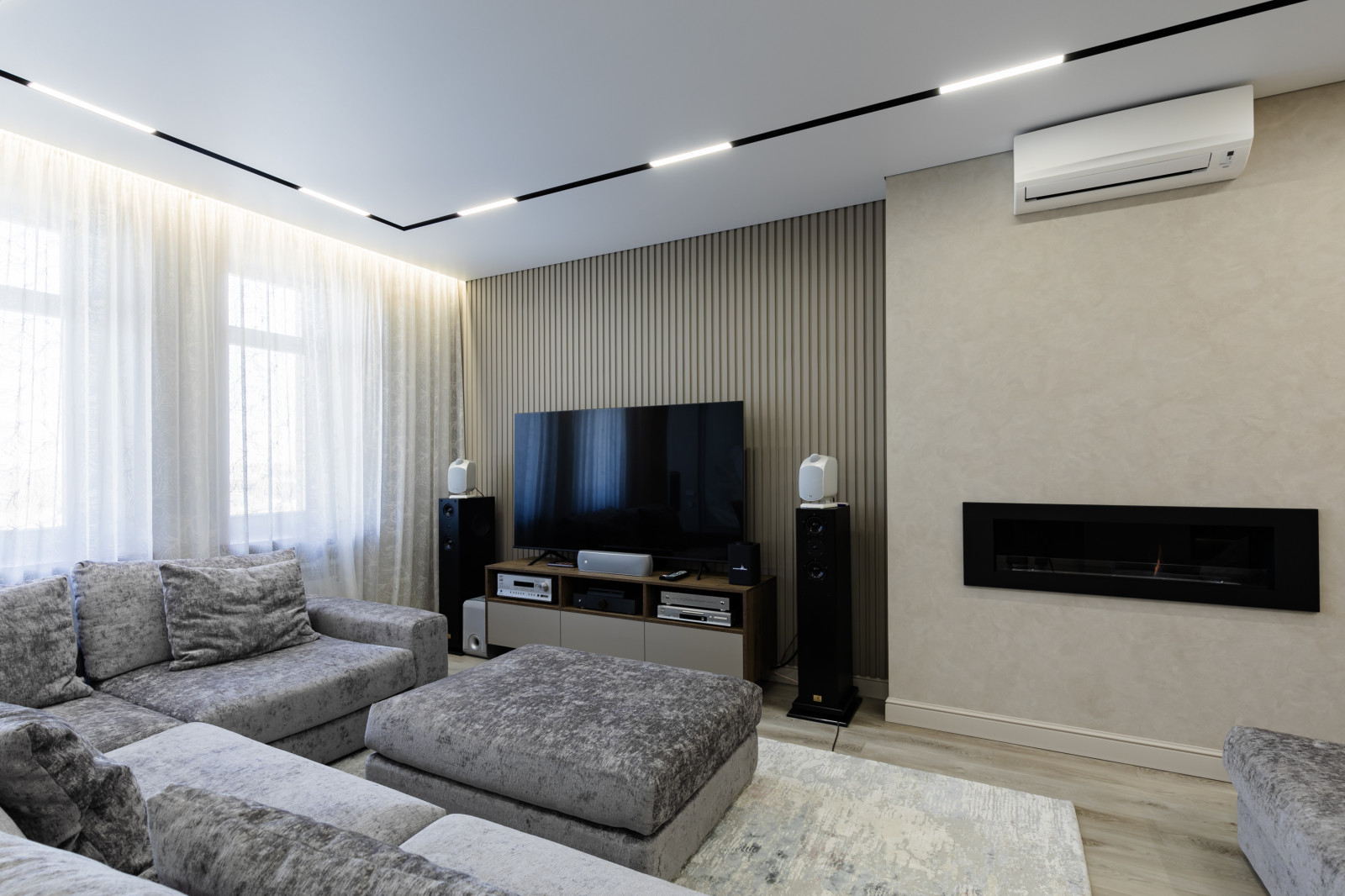 Элегантная неоклассика в бежево-серых тонах