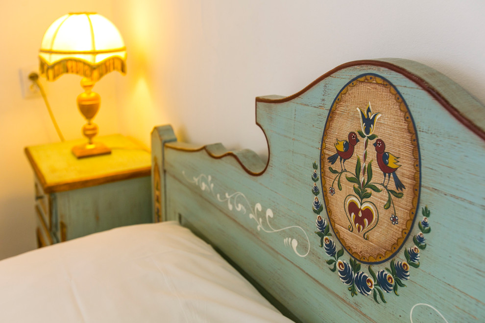 Роспись мебели в австрийском стиле