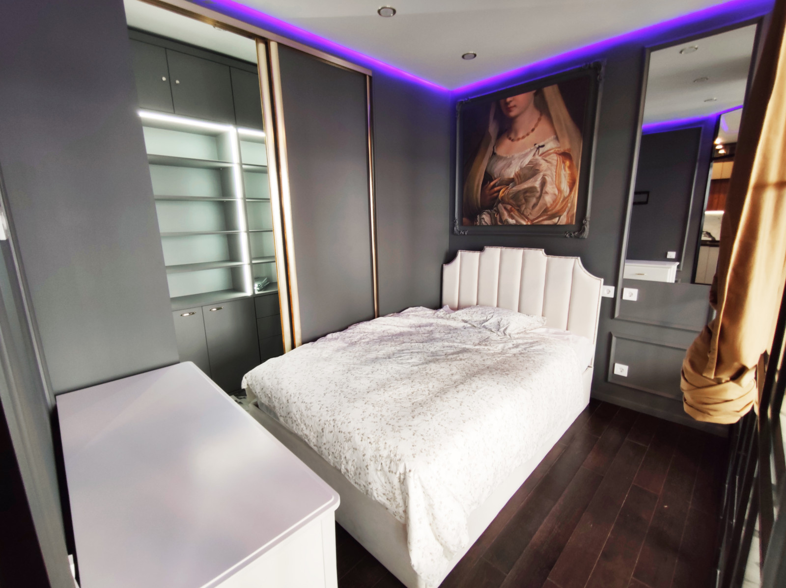 Спальня в квартире студии