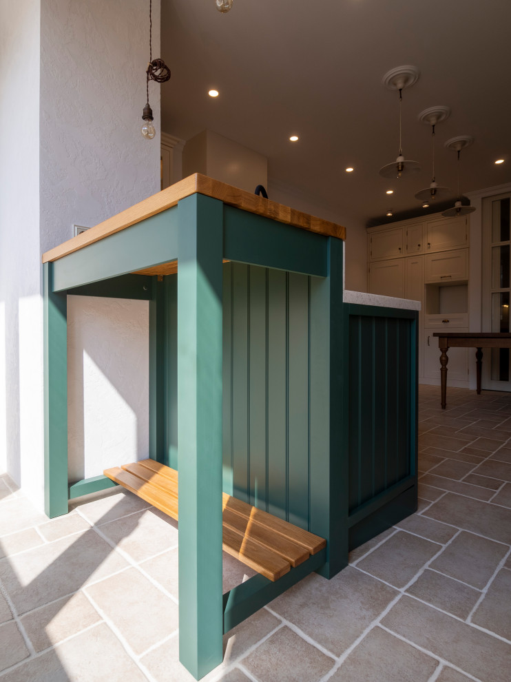 Элегантная кухня в неоклассическом стиле