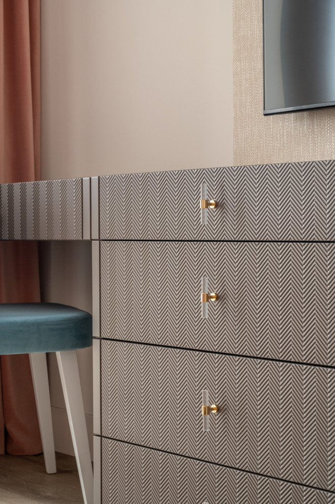 Комод в спальню с фрезеровкой ёлочки