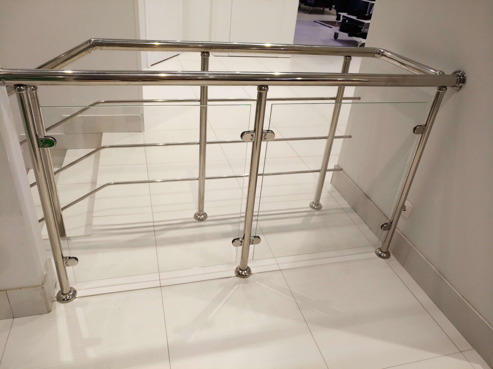 Нержавеющее ограждение со стеклом