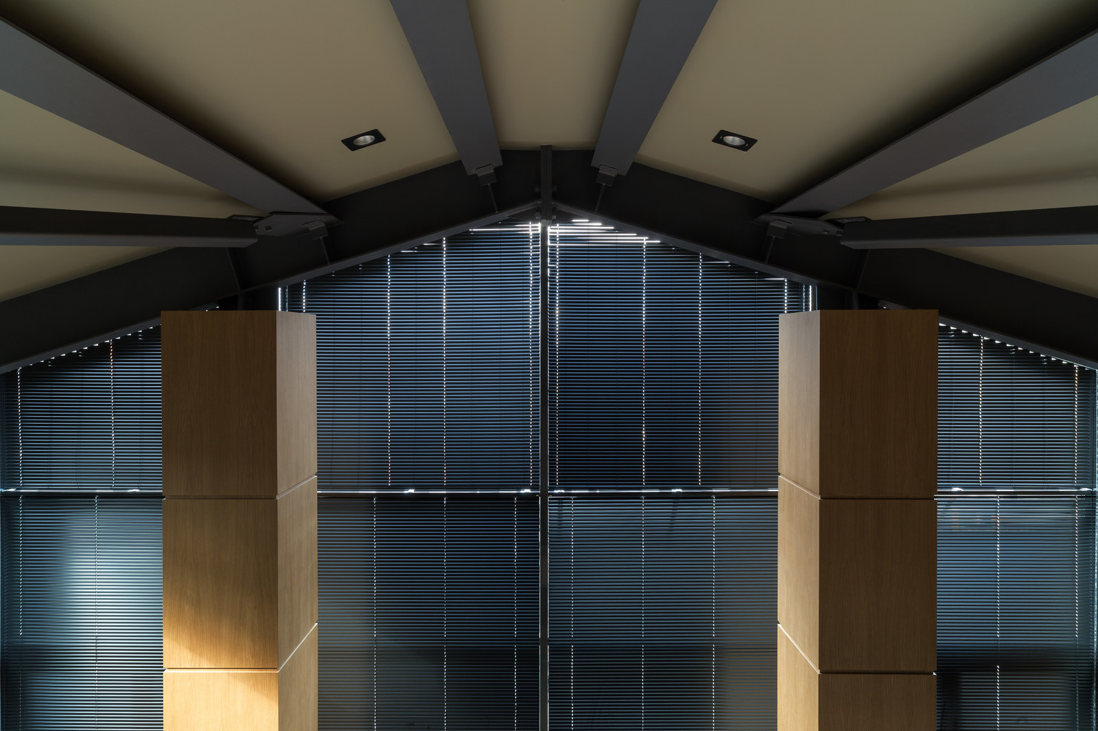 Обложка проекта: Rassvet mansarda