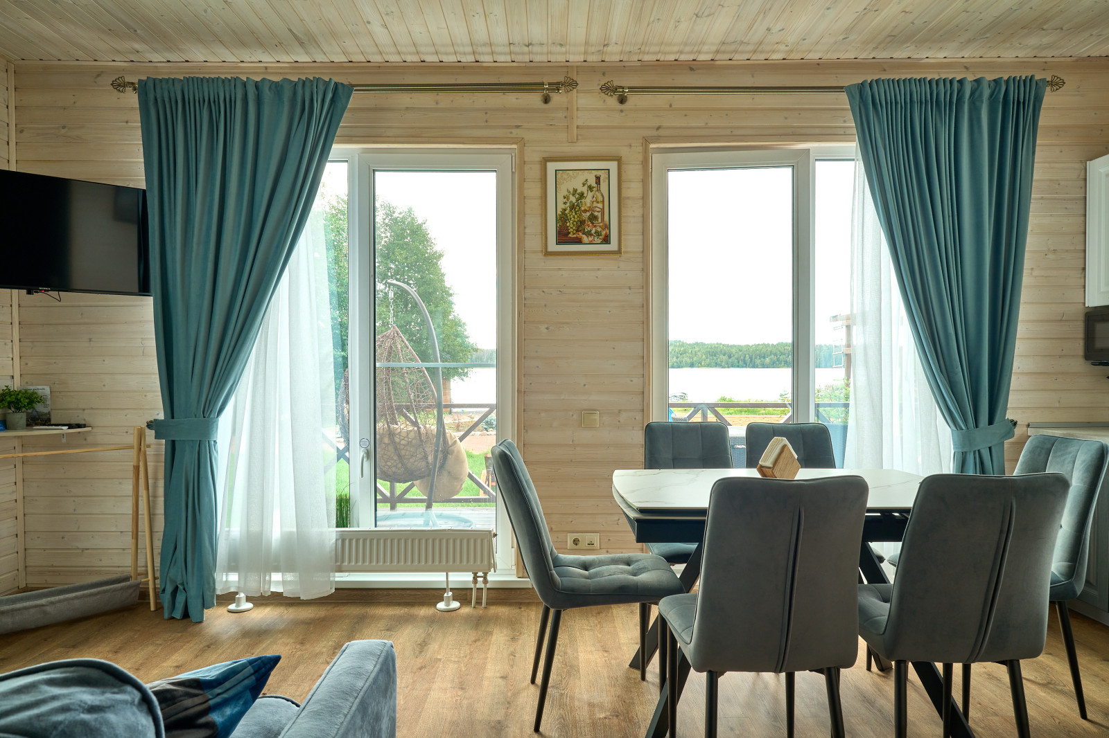 База отдыха на берегу озера. Ялкала.