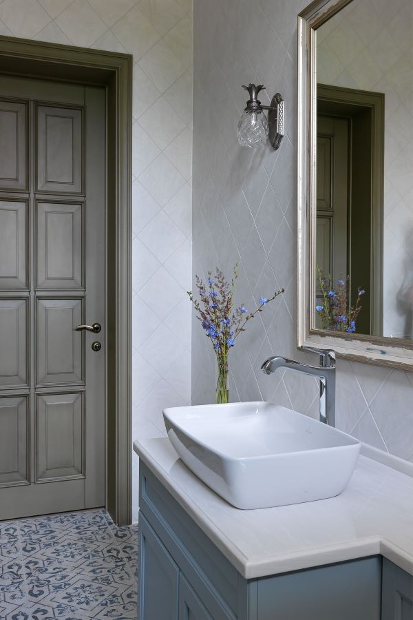 Окрашенные двери