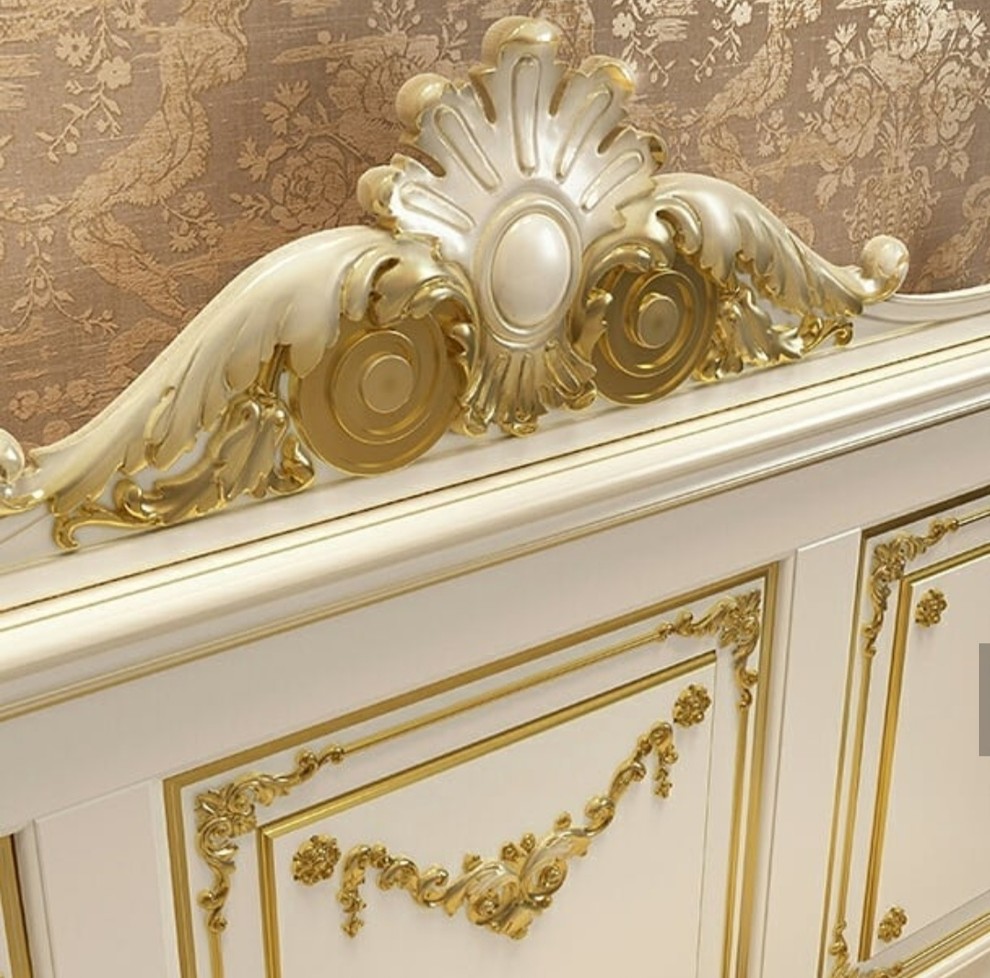 Оформление кровати в спальне.