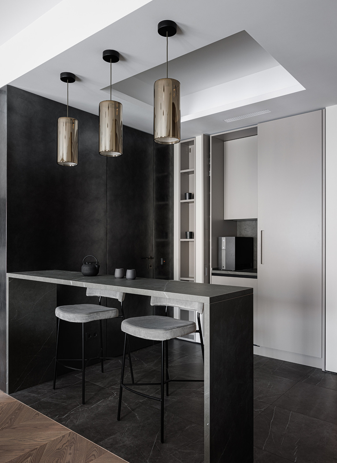 Монохромная квартира 90 м2 в центре Москвы