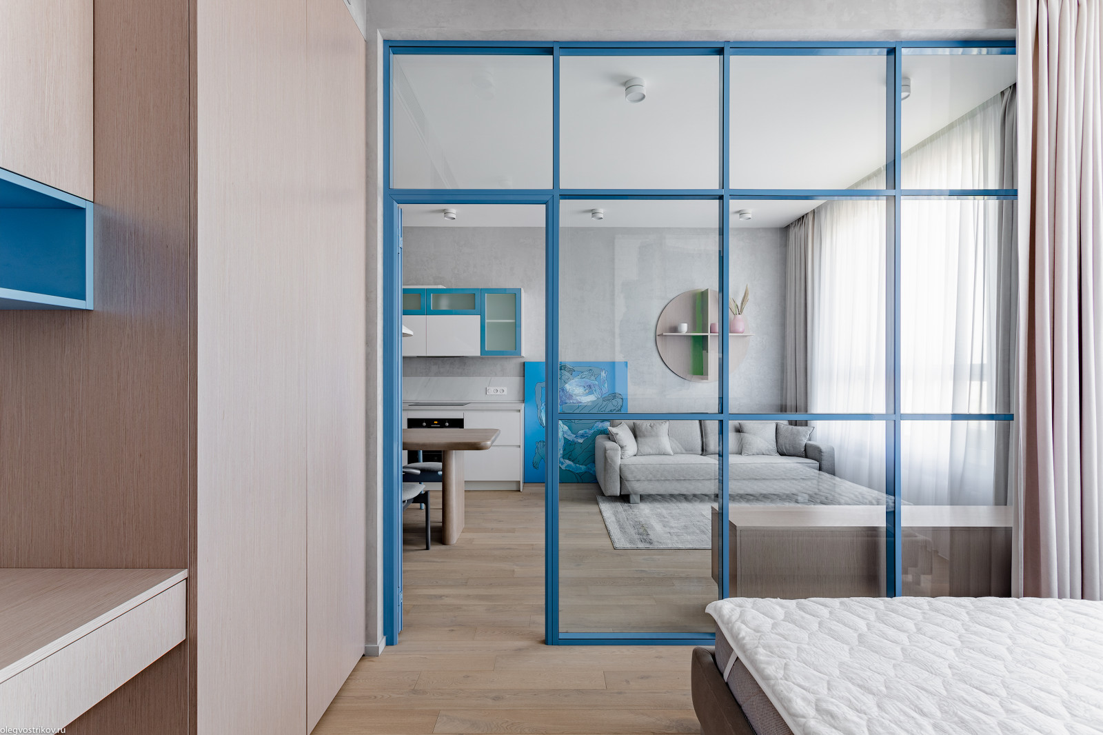 Обложка статьи: Эволюция: Как поменялась мода на стеклянные перегородки