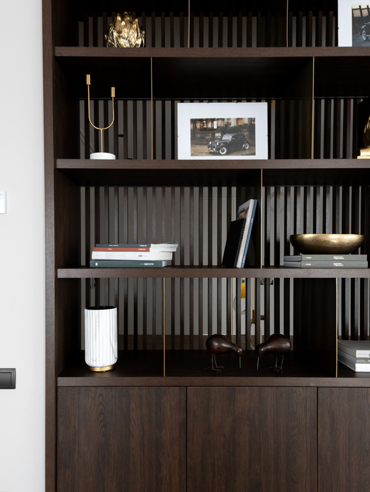 Австорский стеллаж