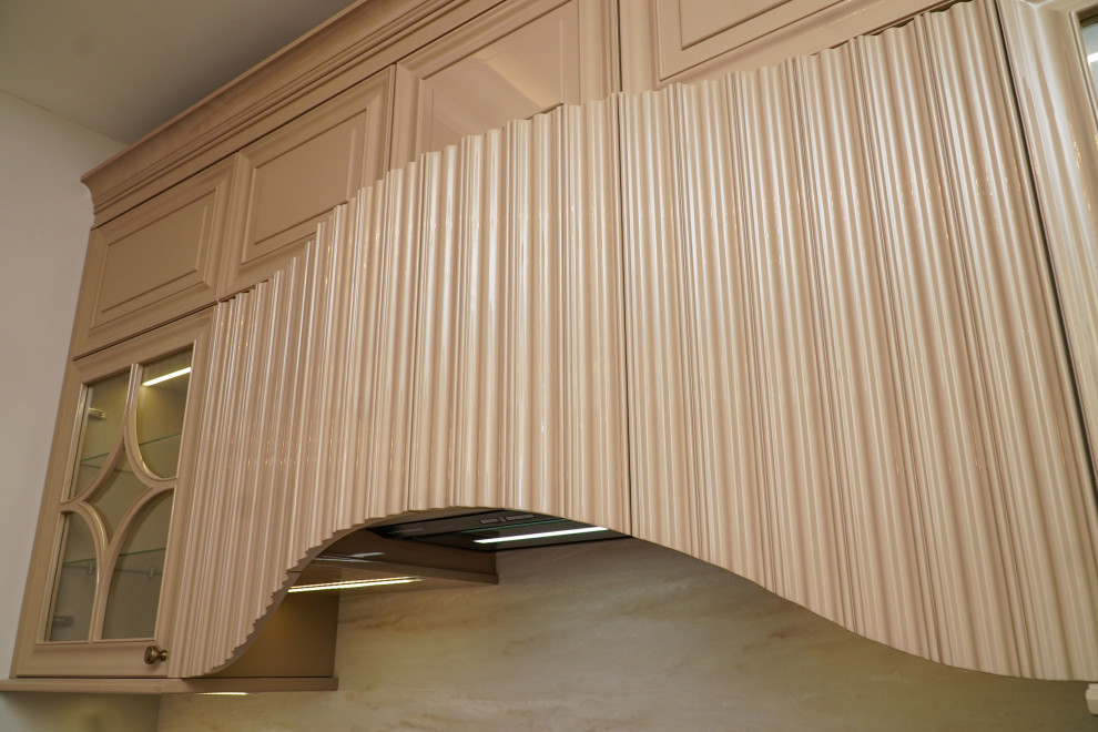 Копия многоуровневой итальянской кухни "Дама"