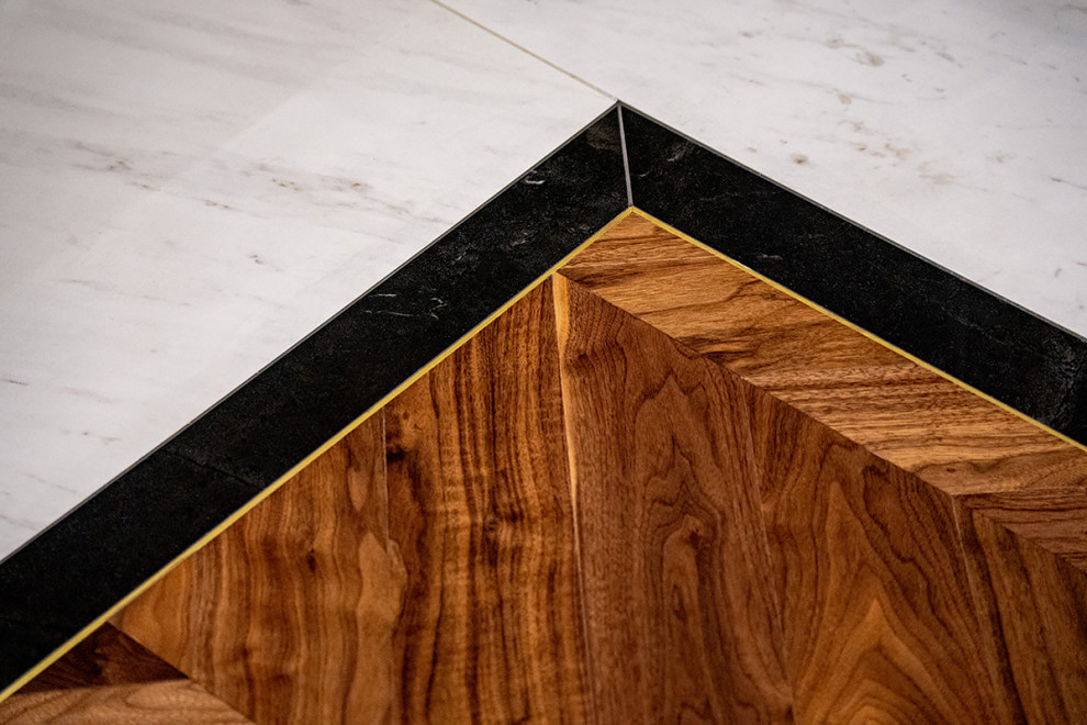 Камень, дерево, латунь. Частный дом в Софии