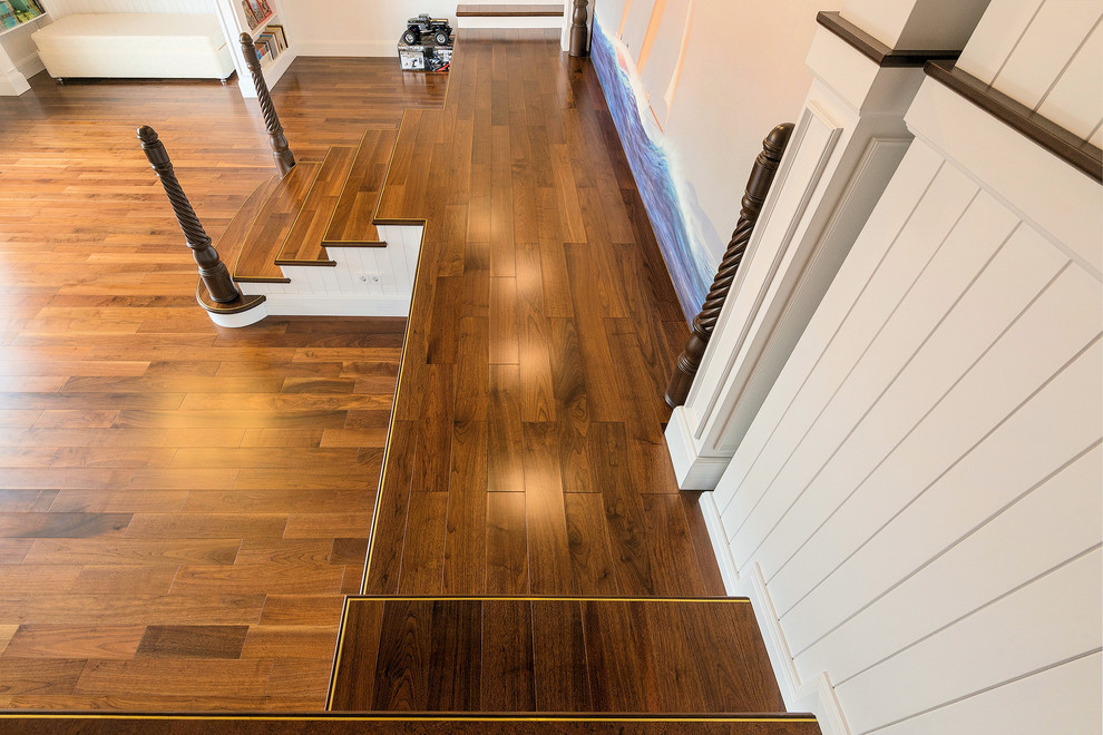 Мебель предметы интерьера в загородном доме.