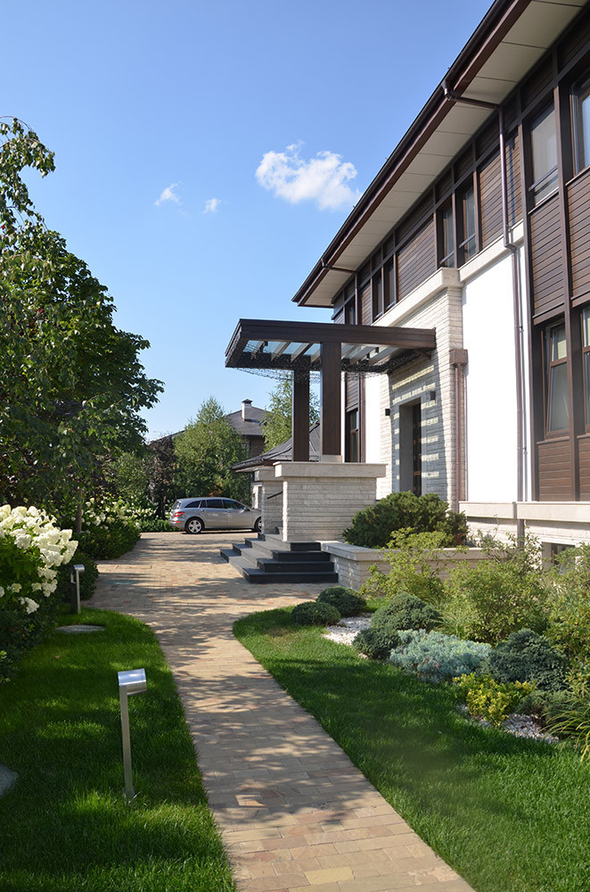 Современный сад в КП "Бенелюкс" вилла 1