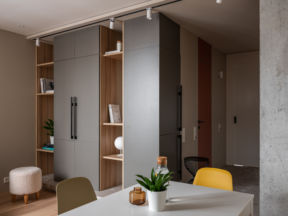 Кухня в холле