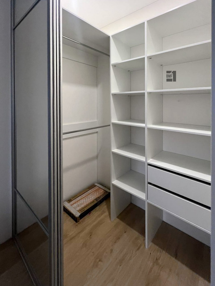 Гардеробная + стеклянные двери-купе