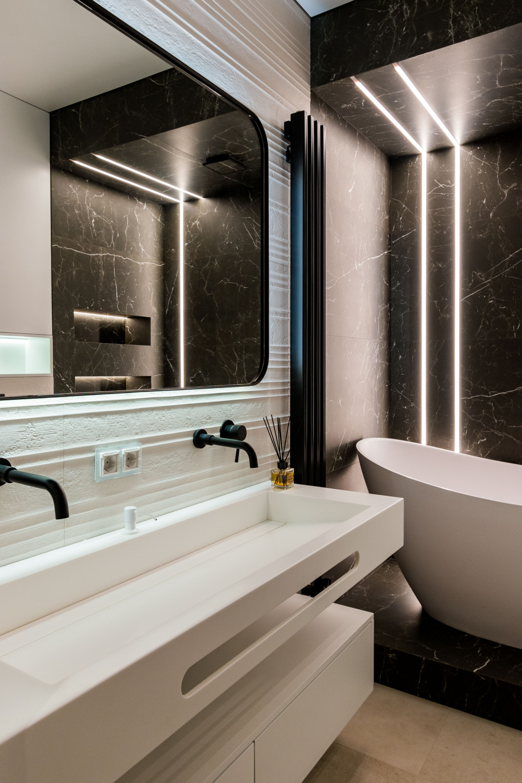 Обложка проекта: Интерьеры жилых апартаментов