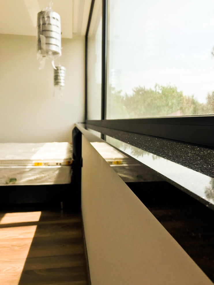 Подоконники и балконные перила из гранита Black Galaxy