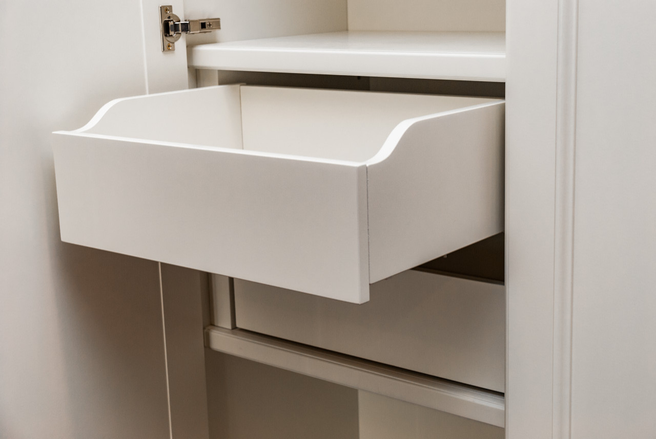 Шкаф в спальне