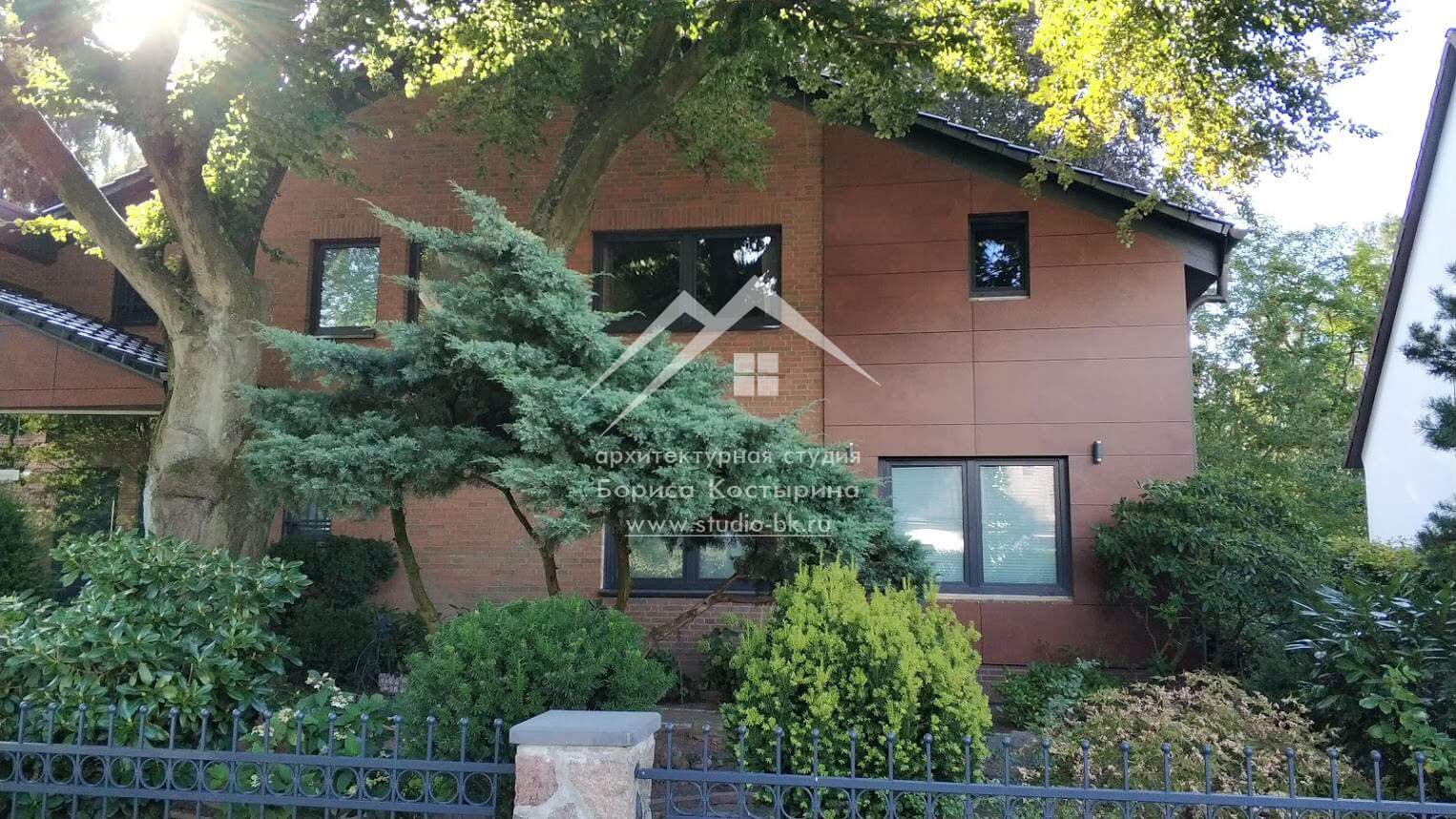 Фото реализованного проекта по реконструкции фасадов жилого дома в Германии