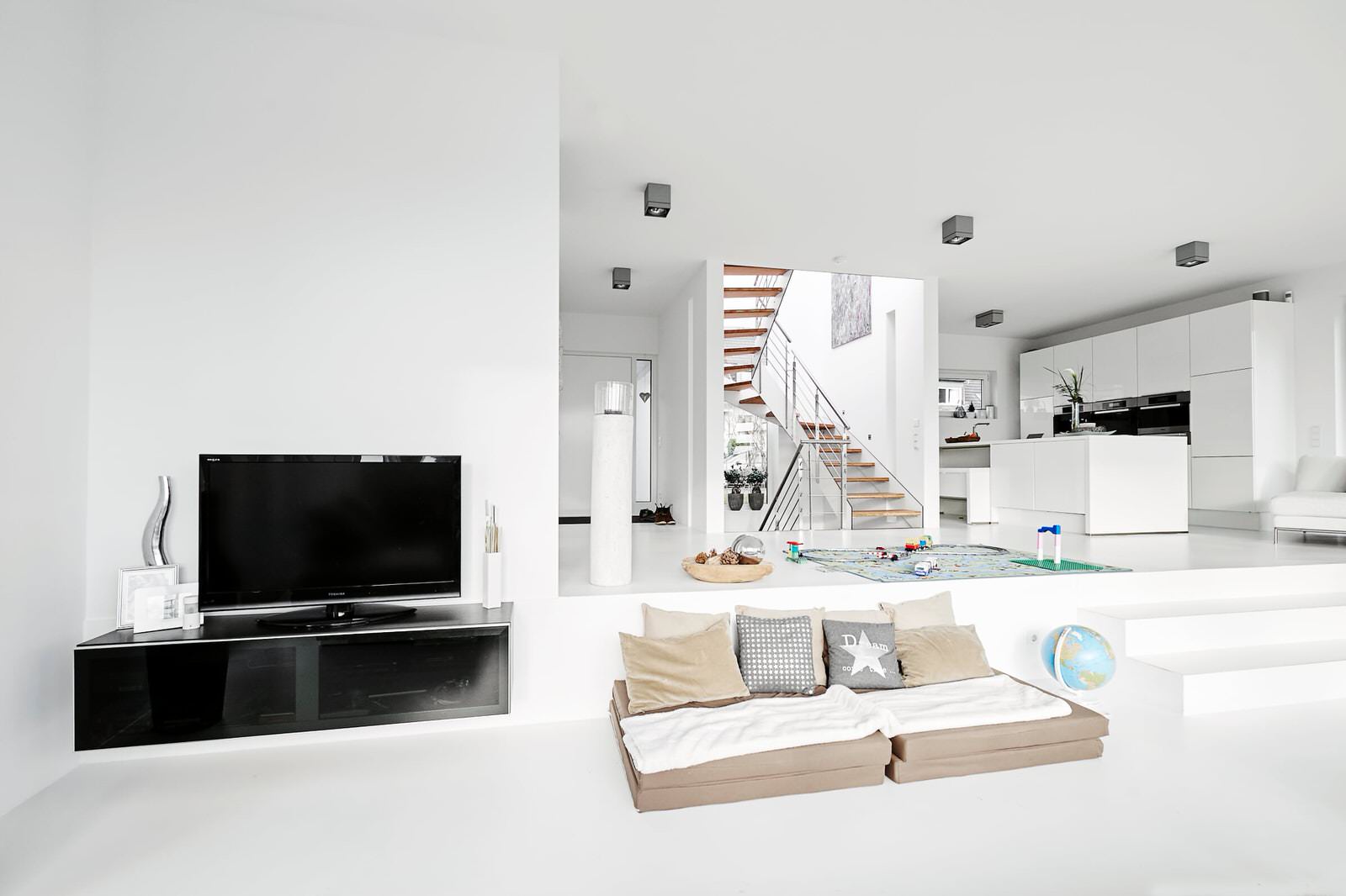 Лестница из бамбука с ограждением из нержавеющей стали