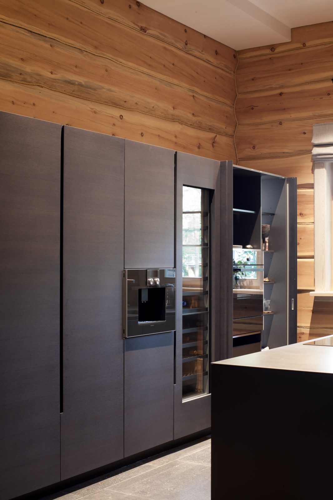 Изба с современным наполнением