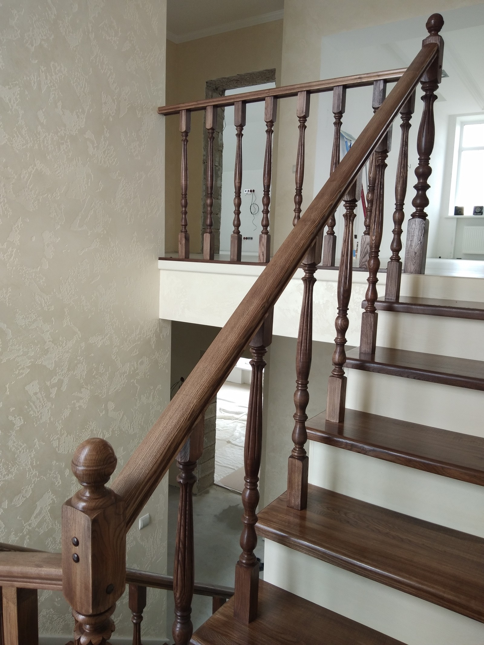 Лесница из ясеня