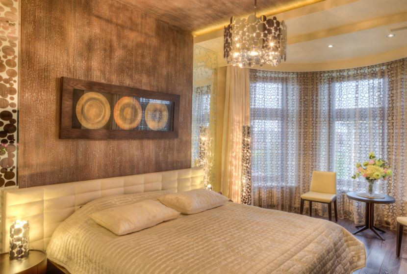 the mansion is 600m2