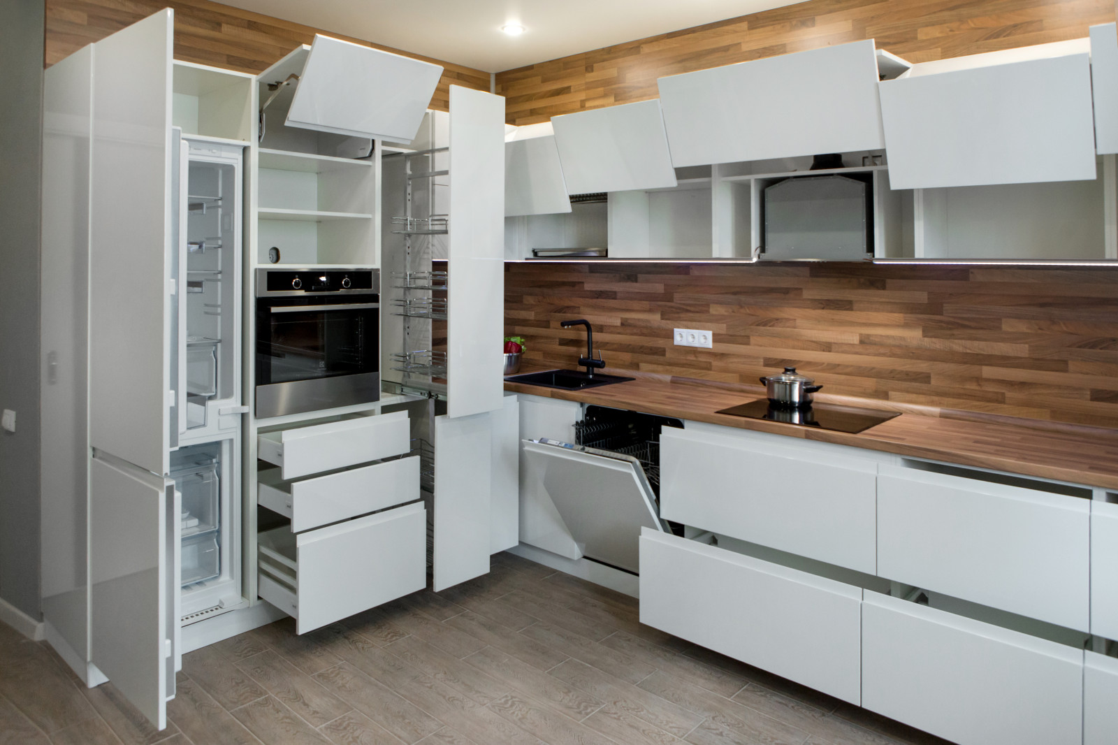 Кухня в современном стиле