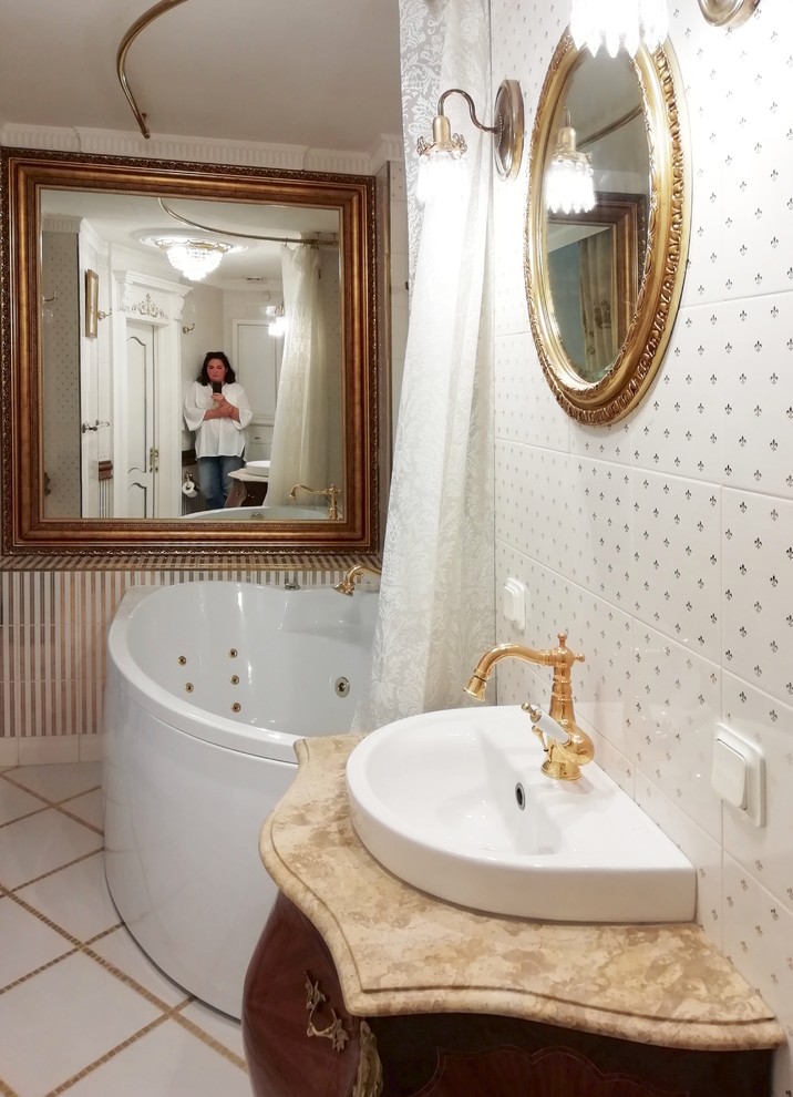 Ванная в Неоклассическом стиле.