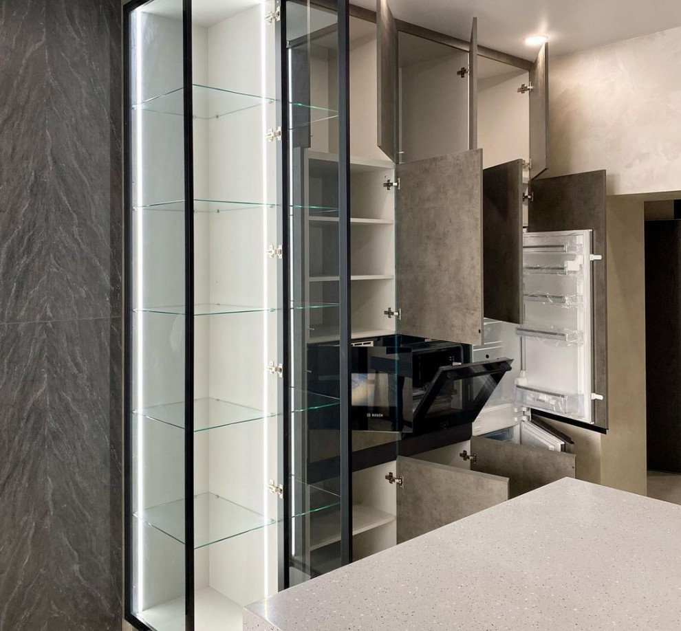 Обложка проекта: Небольшая красивая кухня на заказ