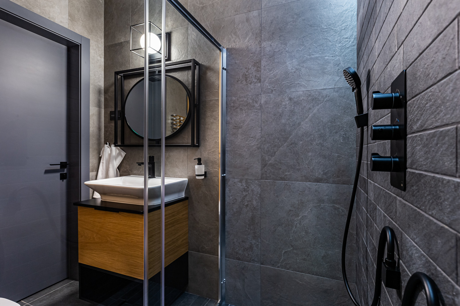 Сеть апартаментов Leonestate