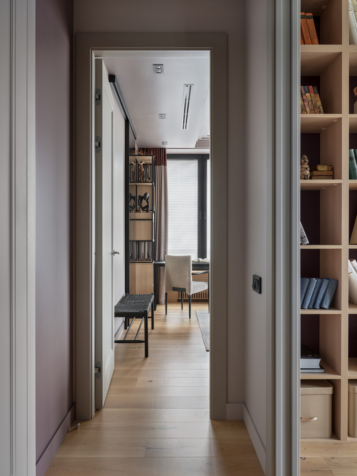 Современный интерьер с фиолетовыми акцентами - публикация MyDecor