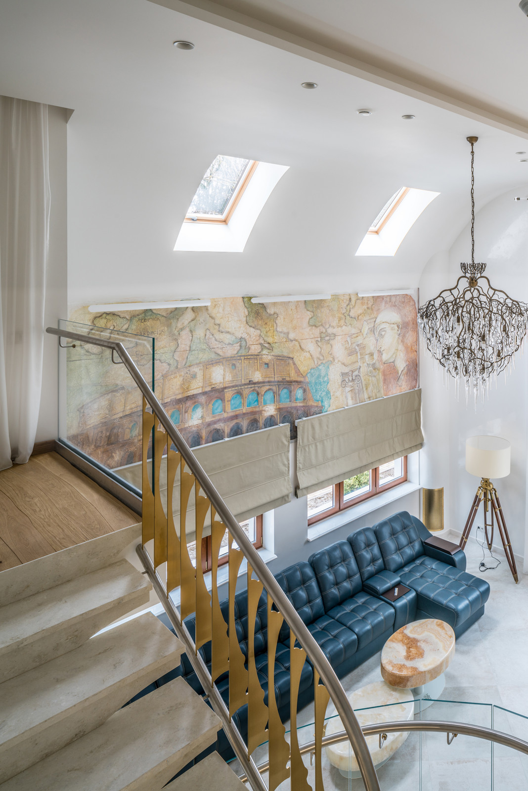 Холл и лестница