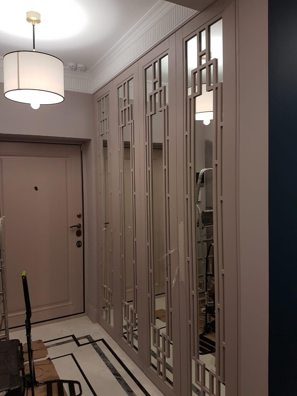 Шкаф классический