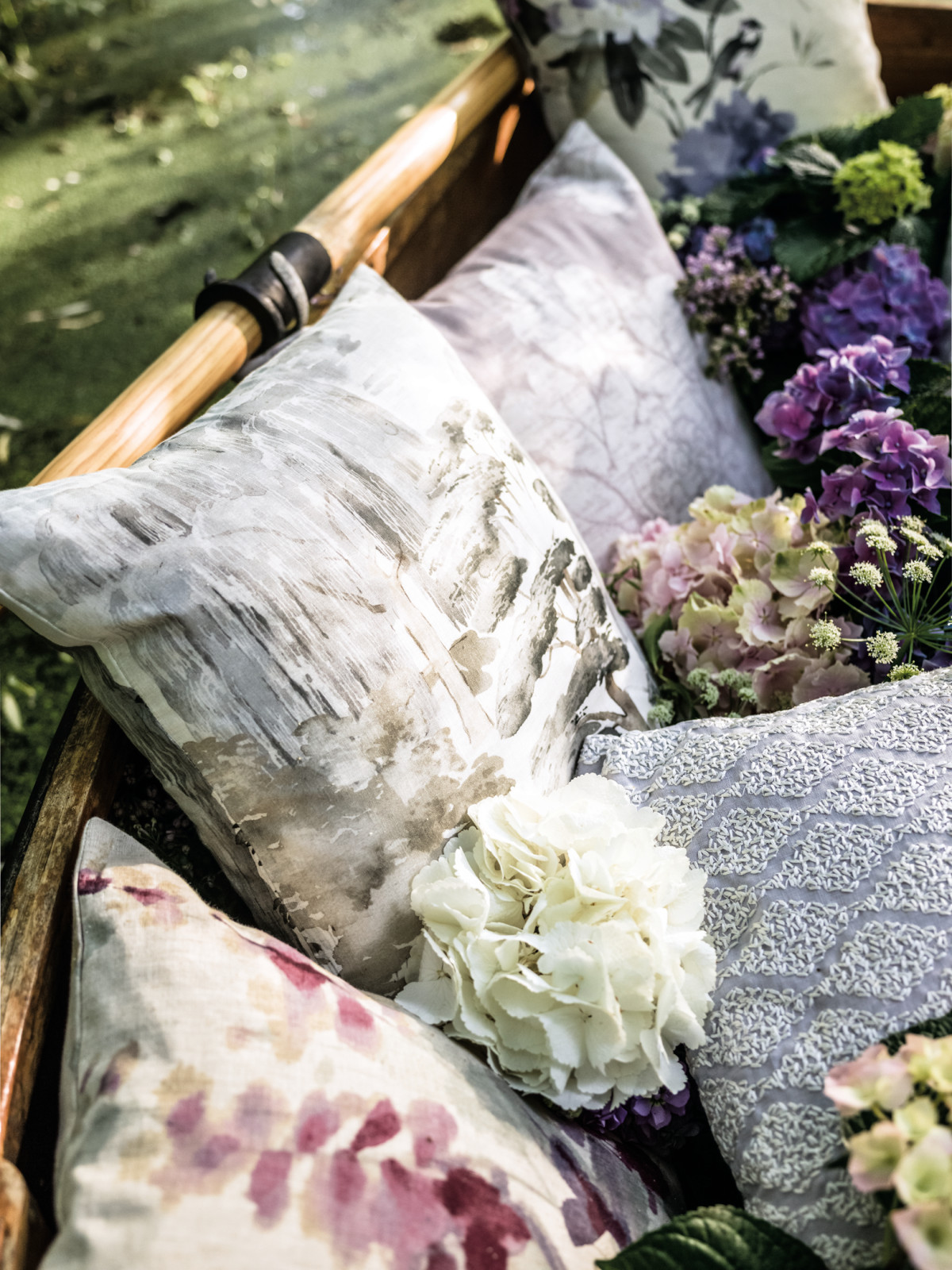 Ткани и обои Waterperry от Sanderson