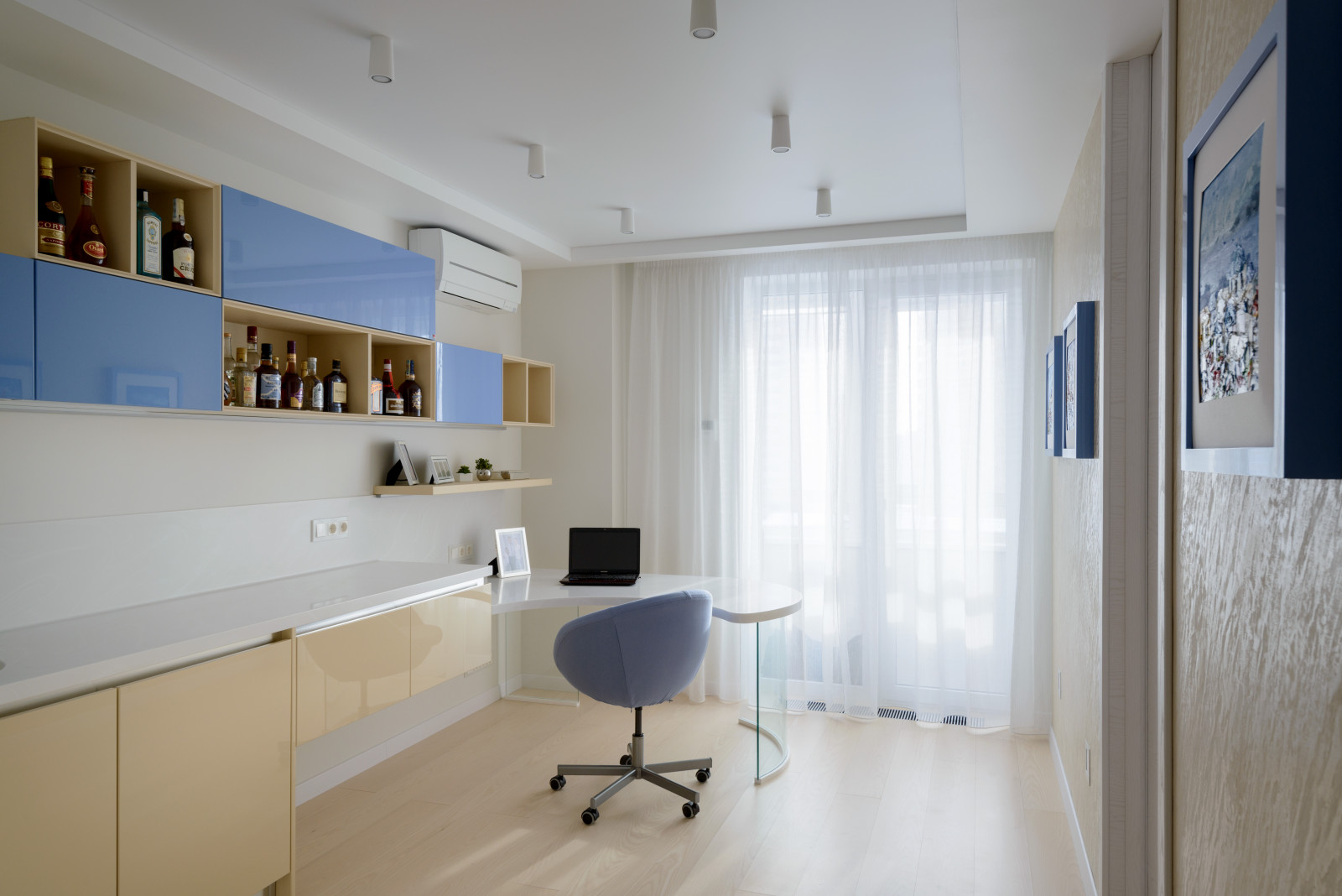 Любовь к белому цвету.