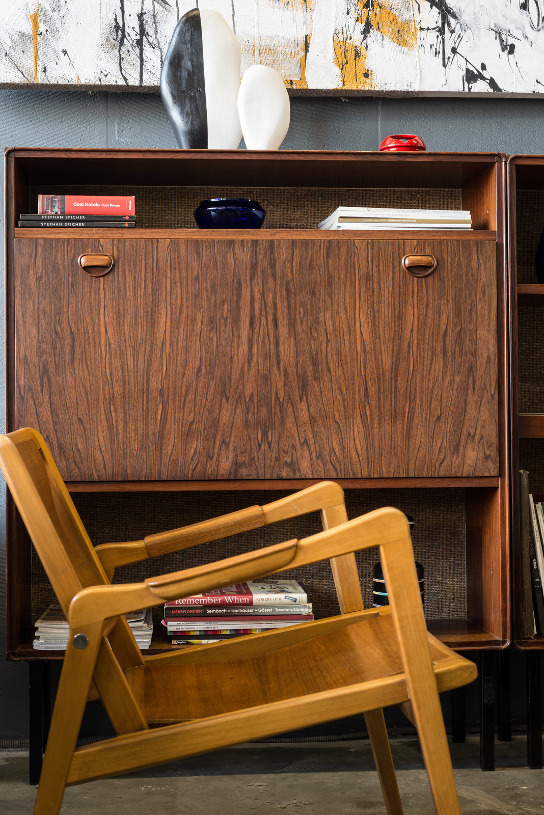 Шоурум мебели и декора RepeatStory Midcentury Modern